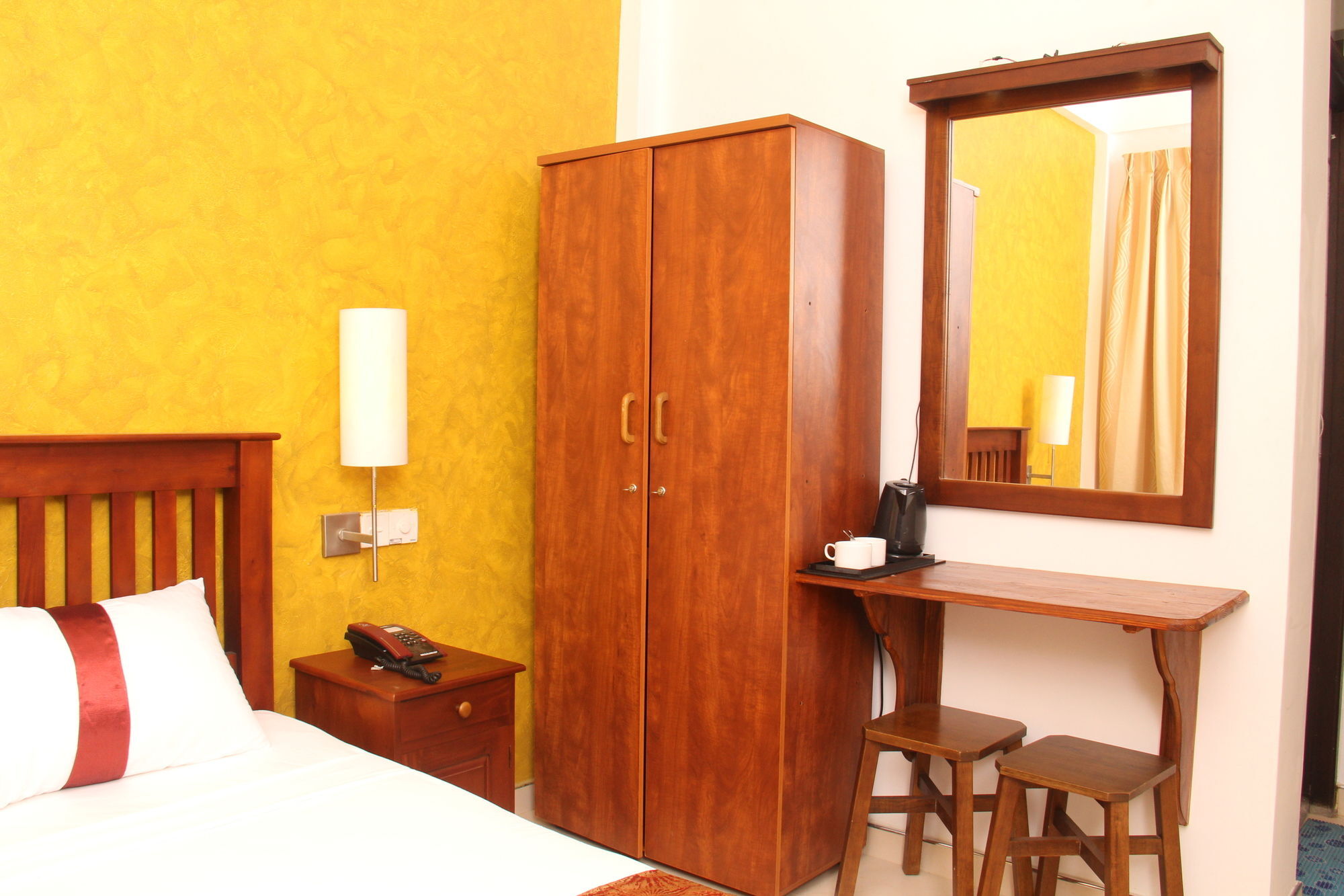Zendara Hotel Negombo Luaran gambar