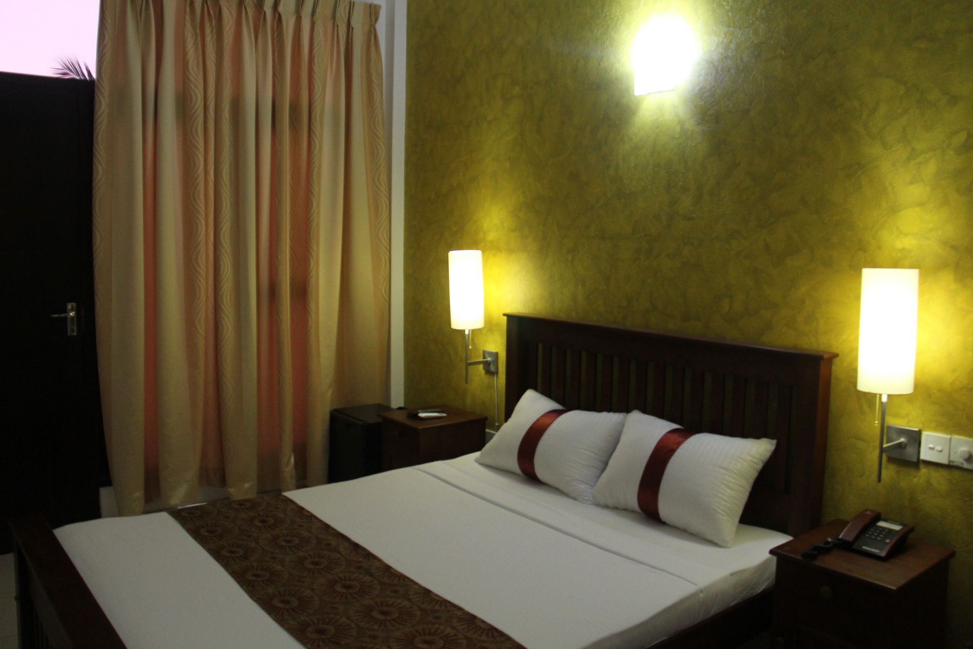 Zendara Hotel Negombo Luaran gambar